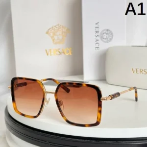 VERSACE ヴェルサーチェ 2026 サングラス 夏新品日本未展開 商品画像 1