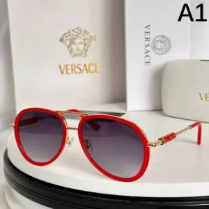 VERSACE ヴェルサーチェ 2026 サングラス 意外と相性がいい 商品画像 1