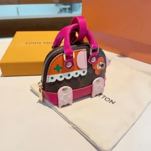 2026 キーホルダー LOUIS VUITTON ルイヴィトン 北欧ブランド 商品画像 1