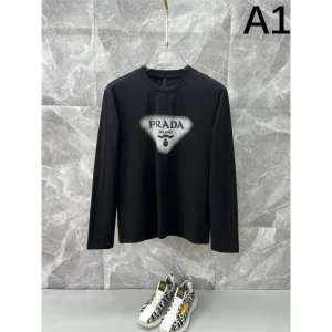 2025FW 長袖Tシャツ PRADA プラダ 人気モデル愛用の注目作 商品画像 1