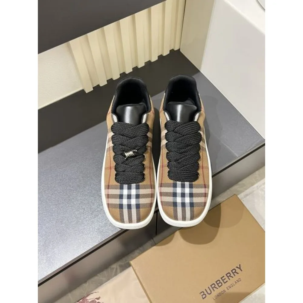 BURBERRY バーバリー 2025SS この春夏注目すべき メンズ用 カジュアルシューズ 商品画像 4
