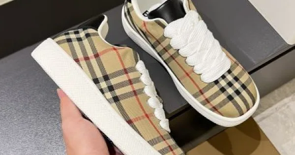 BURBERRY バーバリー 2025SS この春夏注目すべき メンズ用 カジュアルシューズ 商品画像 11