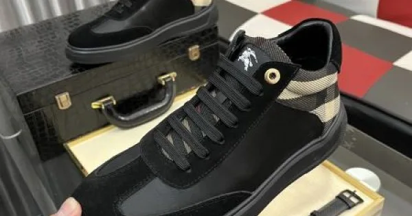 2025FW メンズ カジュアルシューズ BURBERRY バーバリー 流行に左右されない永遠の定番デザイン 商品画像 11