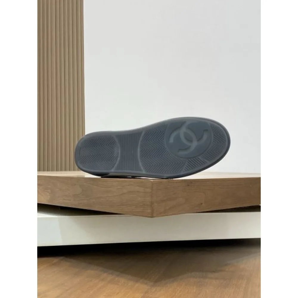 CHANEL シャネル 2025SS 根強い人気定番商品 メンズ用 カジュアルシューズ 商品画像 9