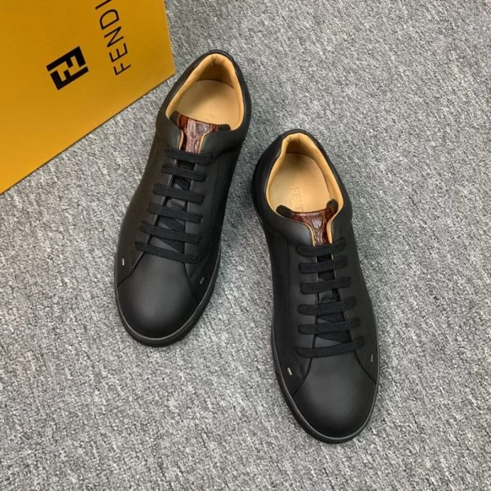 FENDI フェンデイ 2025SS 大切な方へのギフト メンズ用 カジュアルシューズ 商品画像 3
