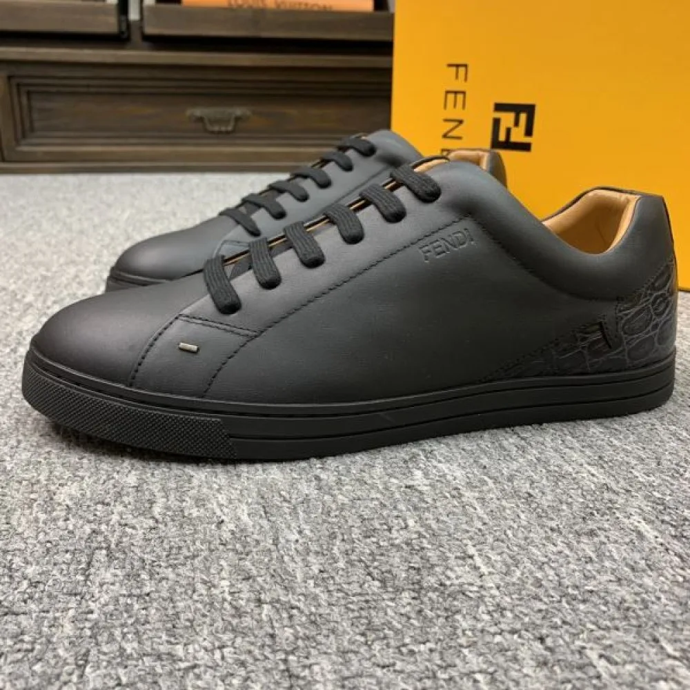 FENDI フェンデイ 2025SS 大切な方へのギフト メンズ用 カジュアルシューズ 商品画像 6