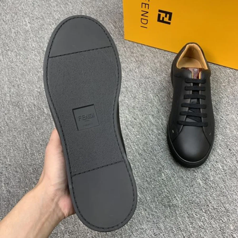FENDI フェンデイ 2025SS 大切な方へのギフト メンズ用 カジュアルシューズ 商品画像 9