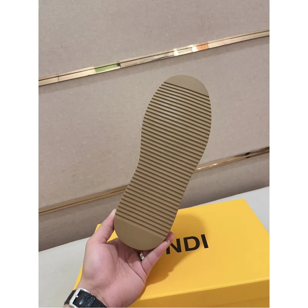 2025SS カジュアルシューズ FENDI フェンデイ 贈るべきのプレゼント 商品画像 9