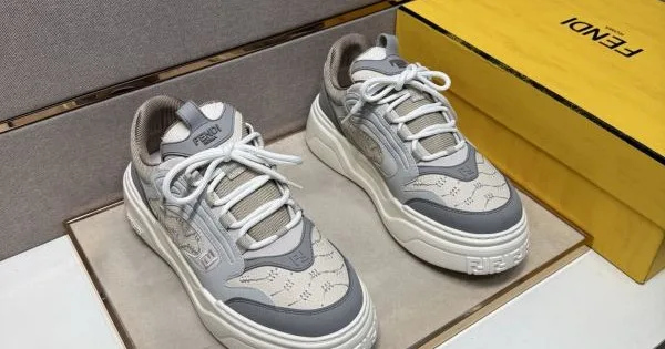 2025秋冬新作 FENDI フェンディ メンズ カジュアルシューズ 限定プリントが魅力 商品画像 11