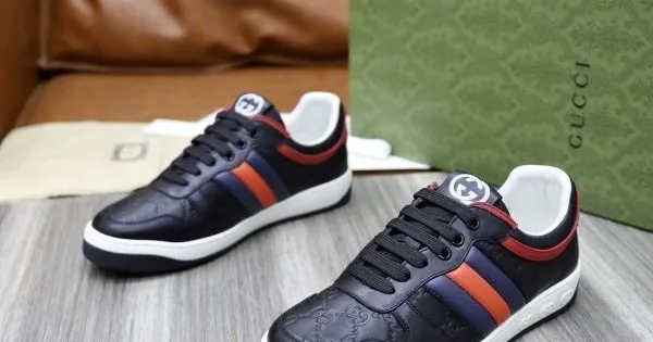 GUCCI グッチ 2025SS 人気の高さがうかがえ メンズ用 カジュアルシューズ 商品画像 11