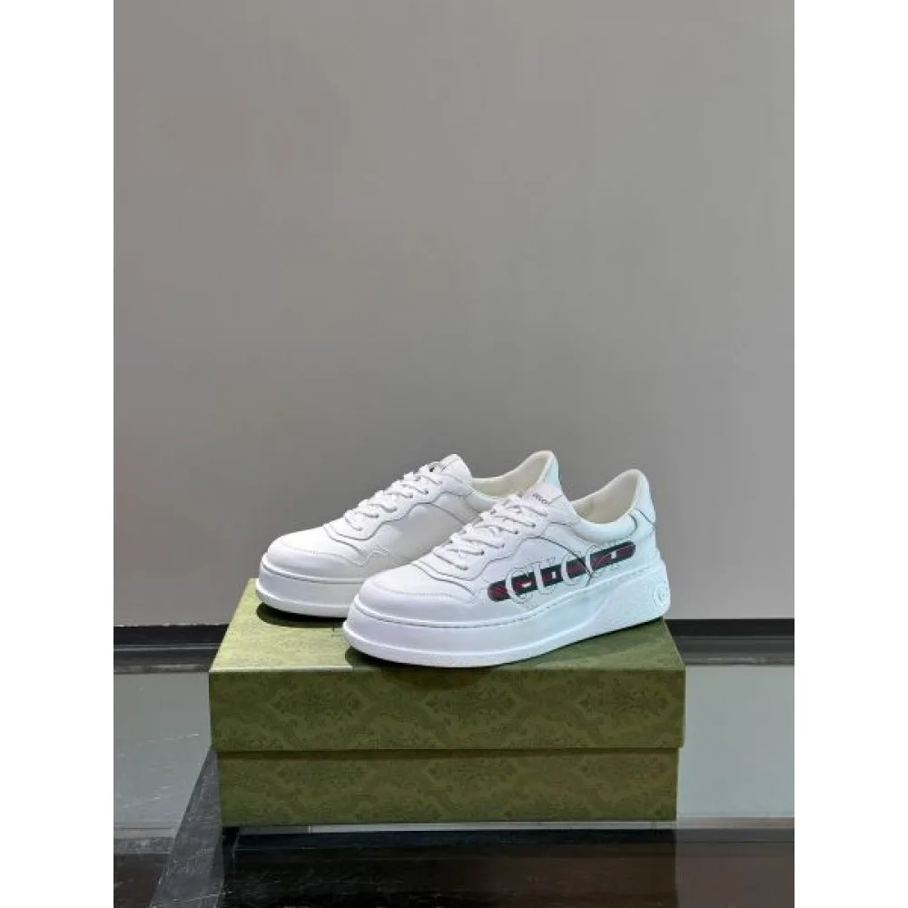 GUCCI グッチ 2025SS 流行の注目ブランド メンズ用 カジュアルシューズ 商品画像 4
