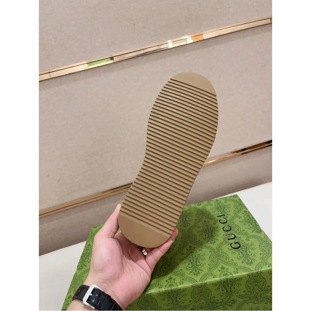 2025SS カジュアルシューズ GUCCI グッチ 人気モデルの夏季新作 商品画像 9