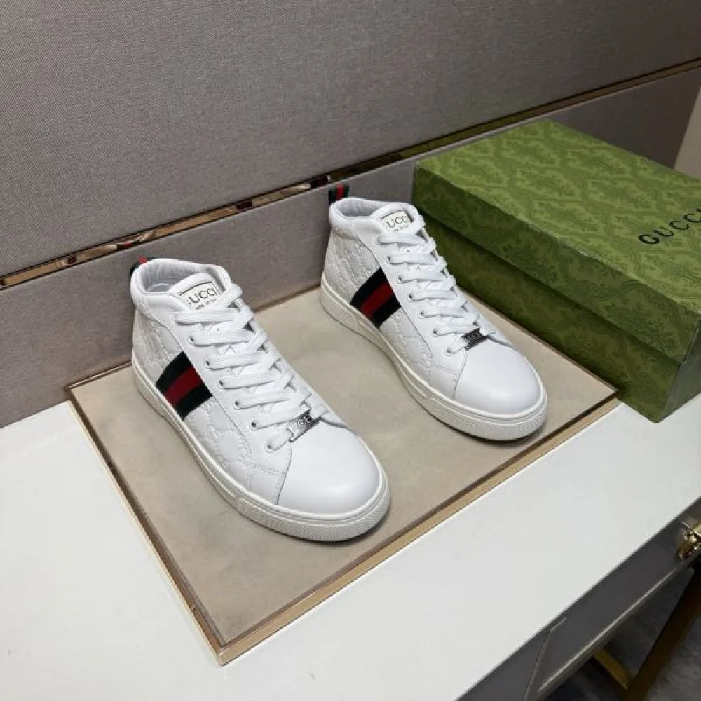 2025秋冬新作 GUCCI グッチ メンズ カジュアルシューズ 冬限定プレミアムコレクション 商品画像 3