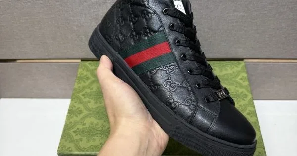 2025秋冬新作 GUCCI グッチ メンズ カジュアルシューズ 冬限定プレミアムコレクション 商品画像 11