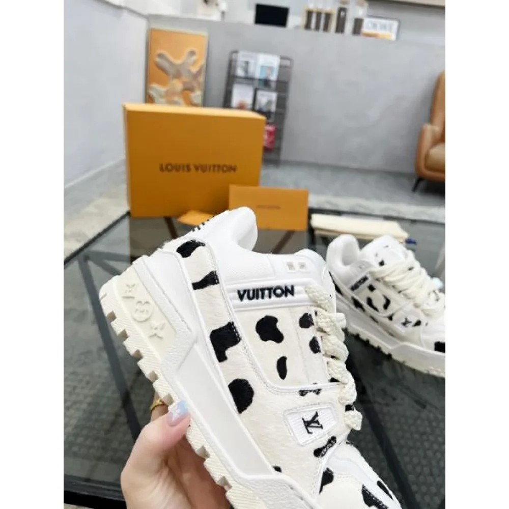 LOUIS VUITTON ルイヴィトン 2025SS 限定価格 メンズ用 カジュアルシューズ 商品画像 8