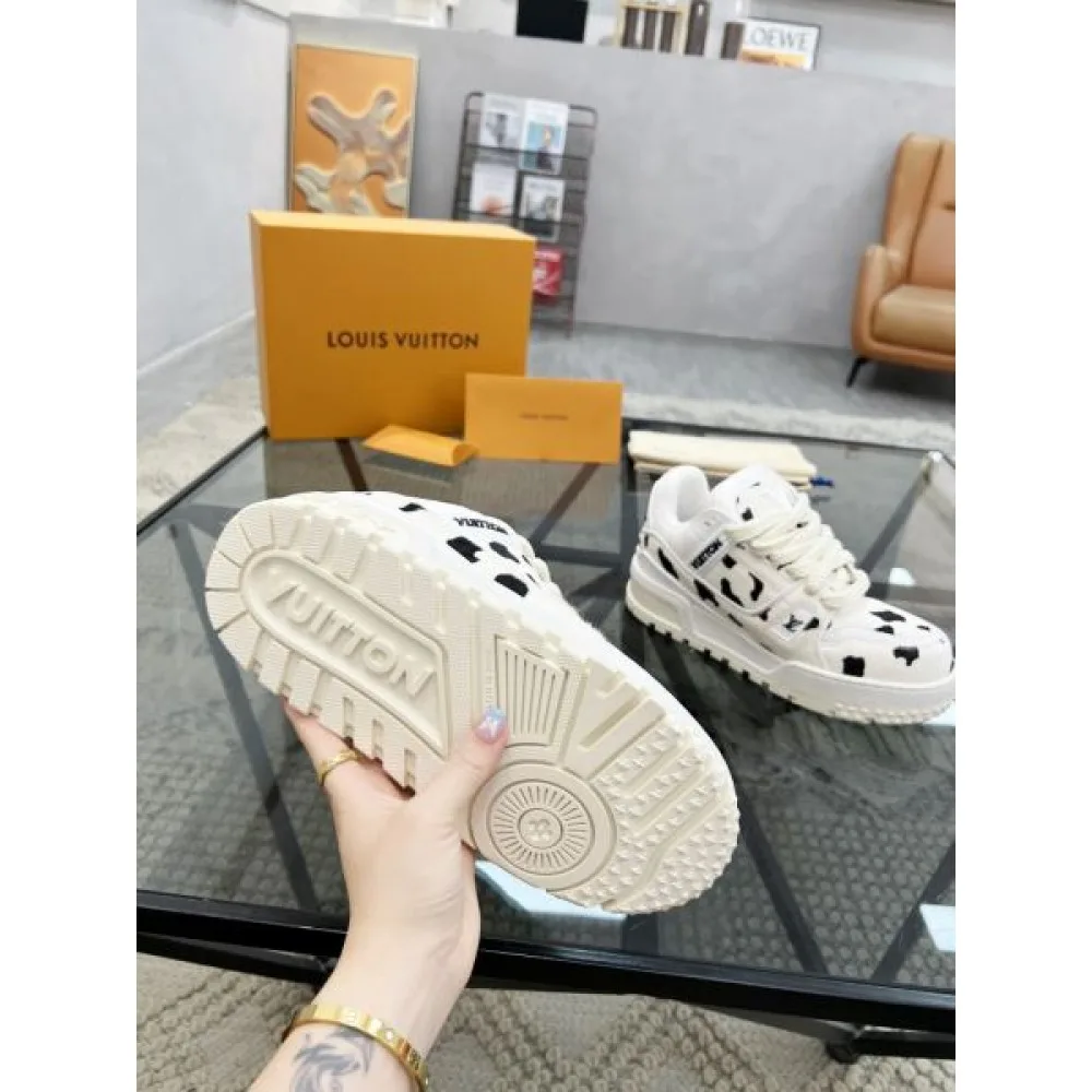 LOUIS VUITTON ルイヴィトン 2025SS 限定価格 メンズ用 カジュアルシューズ 商品画像 9