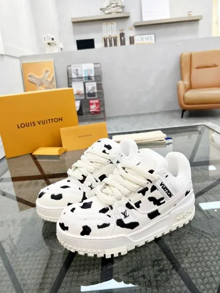 LOUIS VUITTON ルイヴィトン 2025SS 限定価格 メンズ用 カジュアルシューズ 商品画像 10