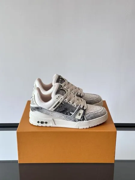 LOUIS VUITTON ルイヴィトン 2025SS 注目No.1 メンズ用 カジュアルシューズ 商品画像 10