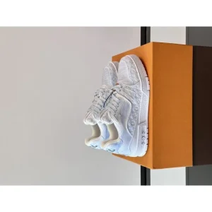 LOUIS VUITTON ルイヴィトン 2025SS 現地価格sale メンズ用 カジュアルシューズ 商品画像 1