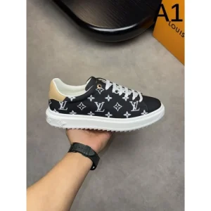 LOUIS VUITTON ルイヴィトン 2025SS 限定デザイン メンズ用 カジュアルシューズ 商品画像 1