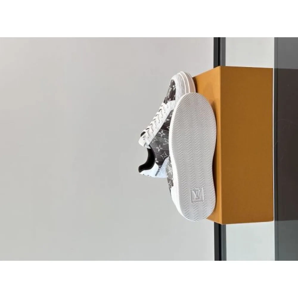LOUIS VUITTON ルイヴィトン 2025SS 抜群な通気性 メンズ用 カジュアルシューズ 商品画像 10