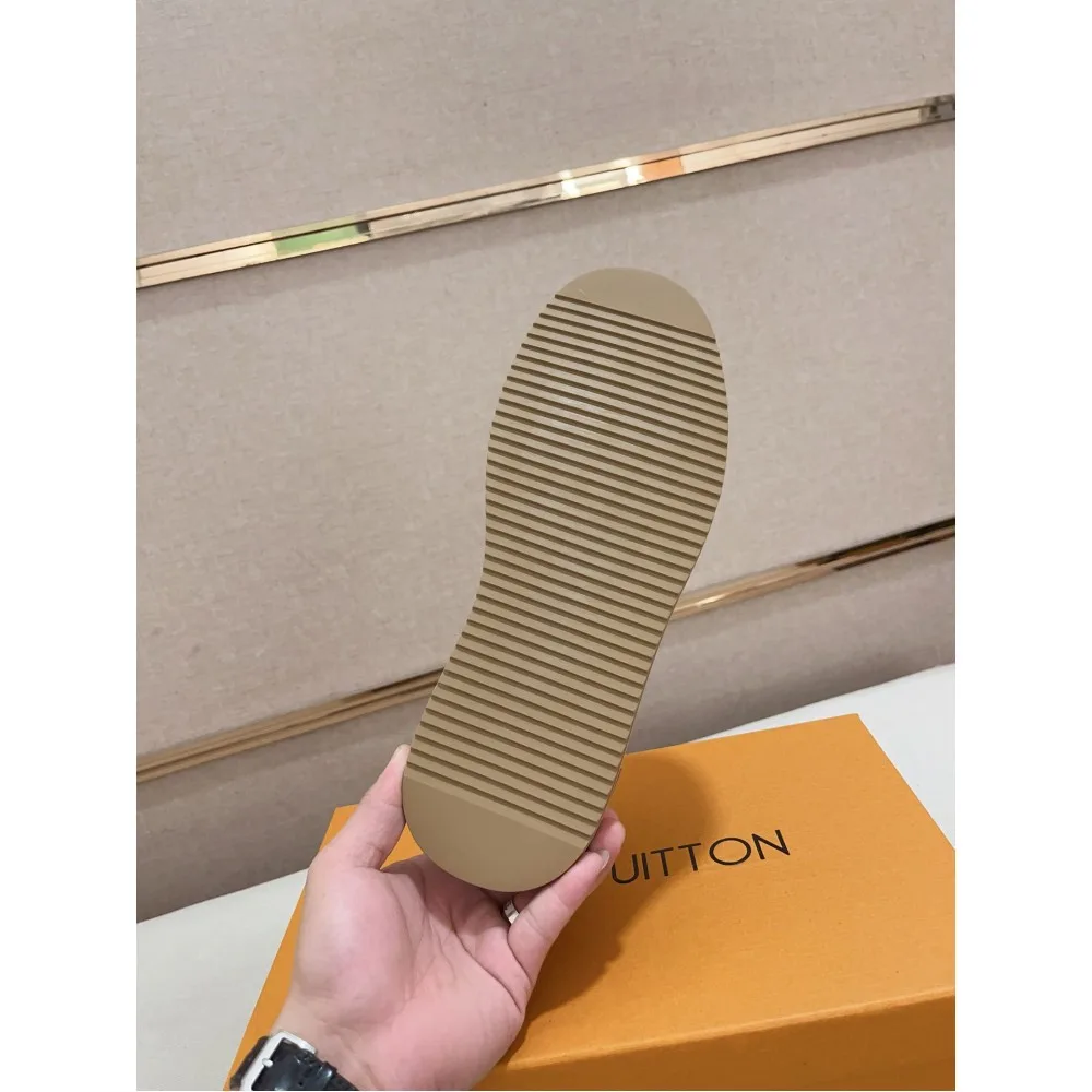 2025SS カジュアルシューズ LOUIS VUITTON ルイヴィトン 話題沸騰中の夏季新作 商品画像 9