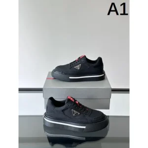 PRADA プラダ 2025SS ファッションブランド メンズ用 カジュアルシューズ 商品画像 1