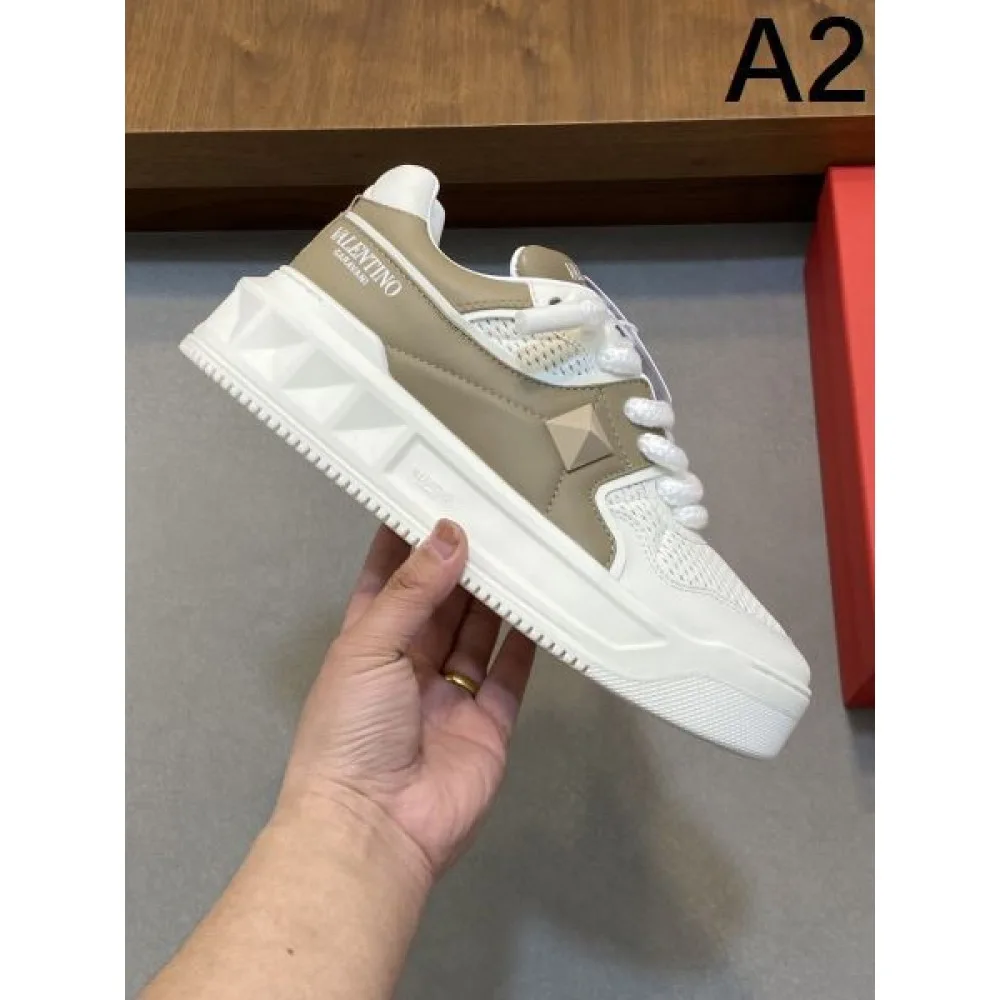 VALENTINO ヴァレンティノ 2025SS 今だけSALE メンズ用 カジュアルシューズ 商品画像 2