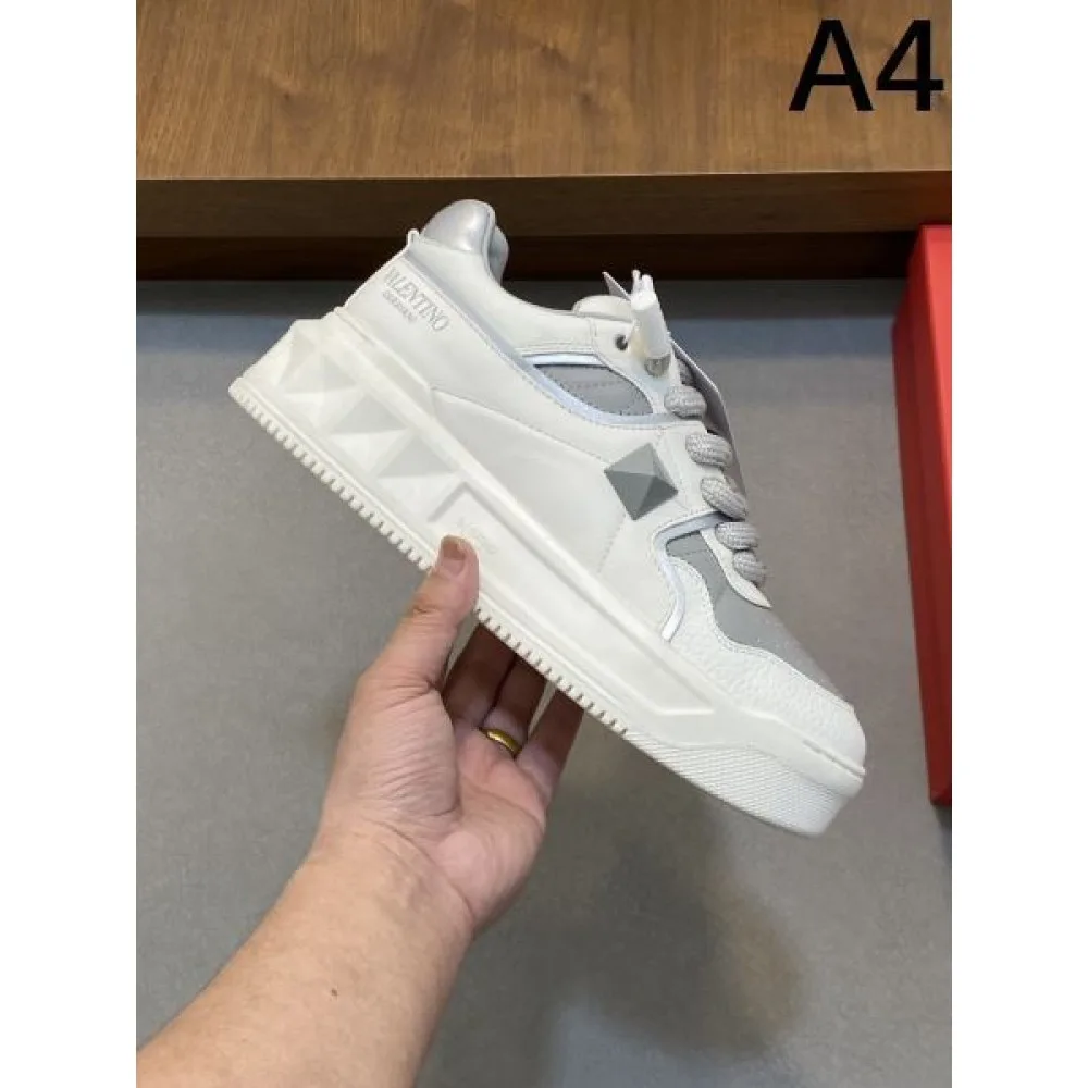 VALENTINO ヴァレンティノ 2025SS 最新作即発 メンズ用 カジュアルシューズ 商品画像 4