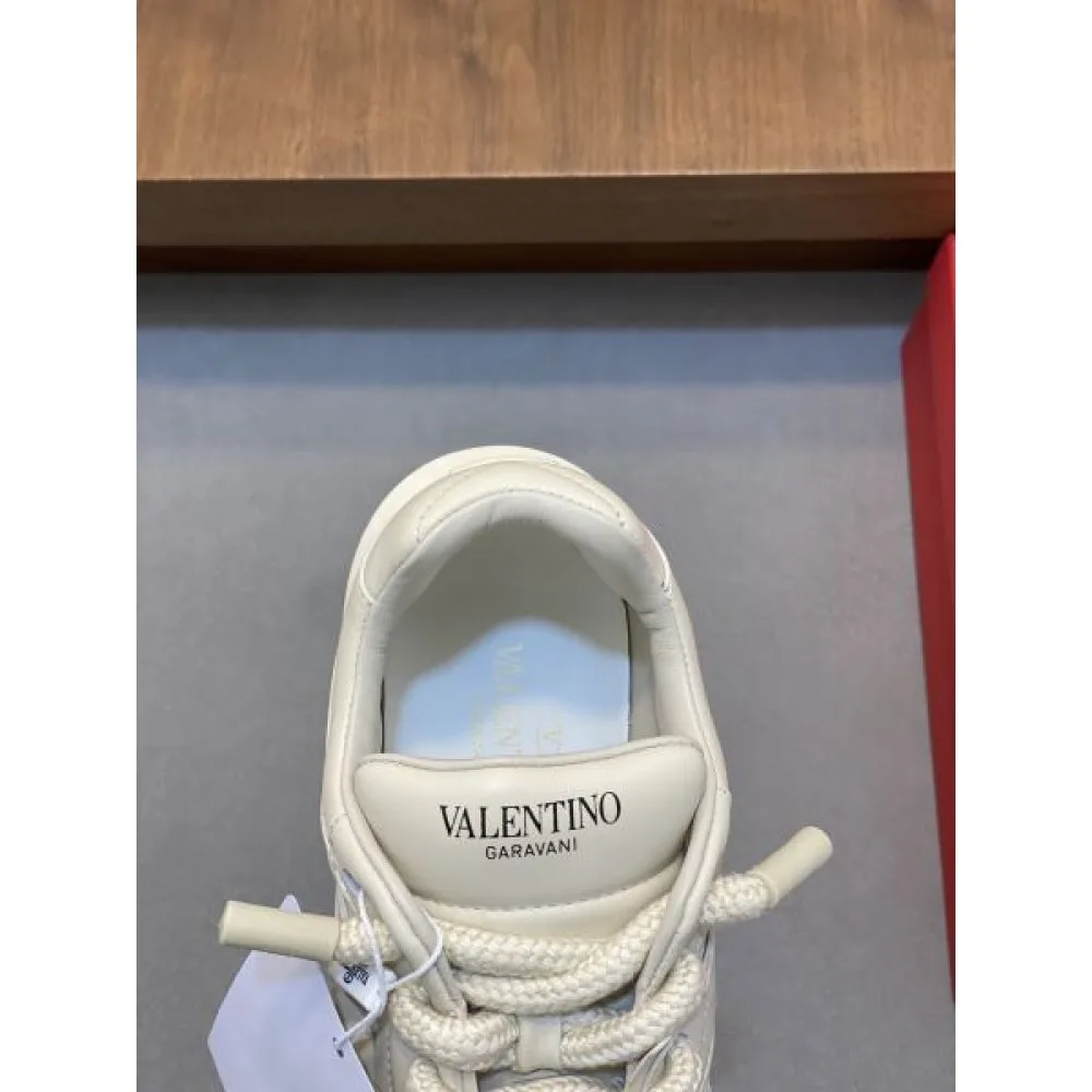 VALENTINO ヴァレンティノ 2025SS 爆発的人気 メンズ用 カジュアルシューズ 商品画像 8