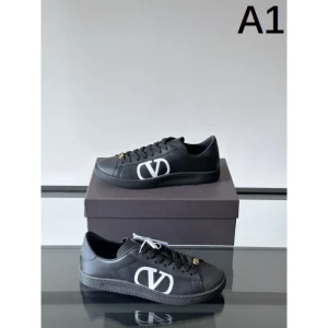 2025SS カジュアルシューズ VALENTINO ヴァレンティノ 洗練された魅力が光る春夏新作 商品画像 1