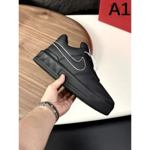 2025SS カジュアルシューズ VALENTINO ヴァレンティノ 高品質で話題の人気アイテム 商品画像 1