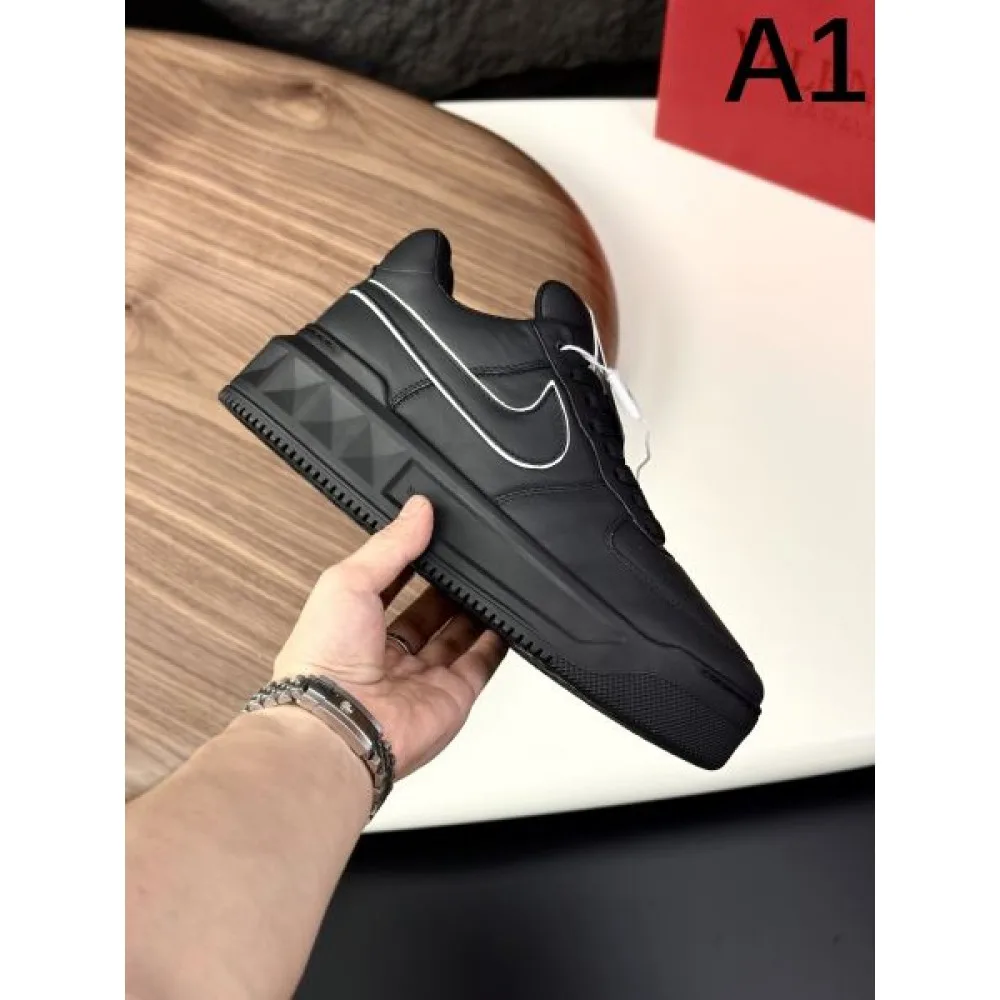 2025SS カジュアルシューズ VALENTINO ヴァレンティノ 高品質で話題の人気アイテム 商品画像 1