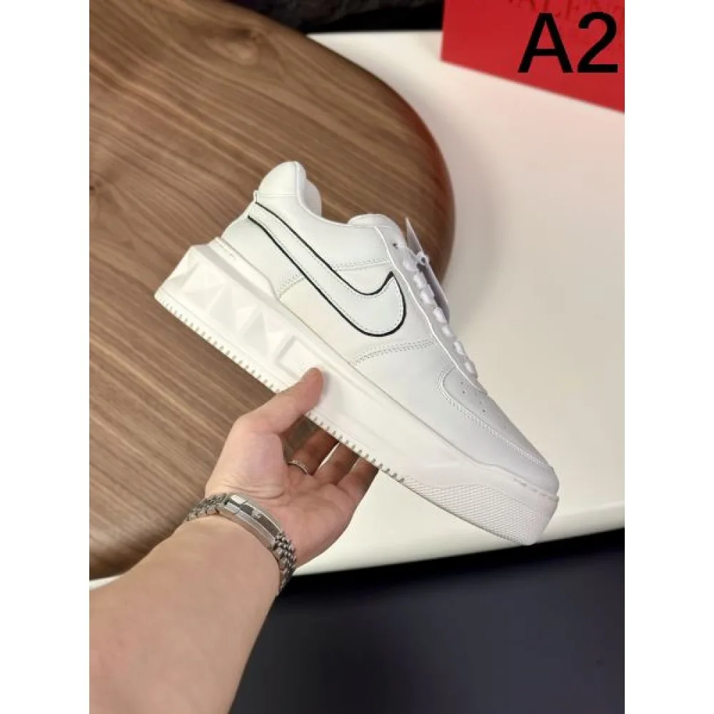 2025SS カジュアルシューズ VALENTINO ヴァレンティノ 高品質で話題の人気アイテム 商品画像 2
