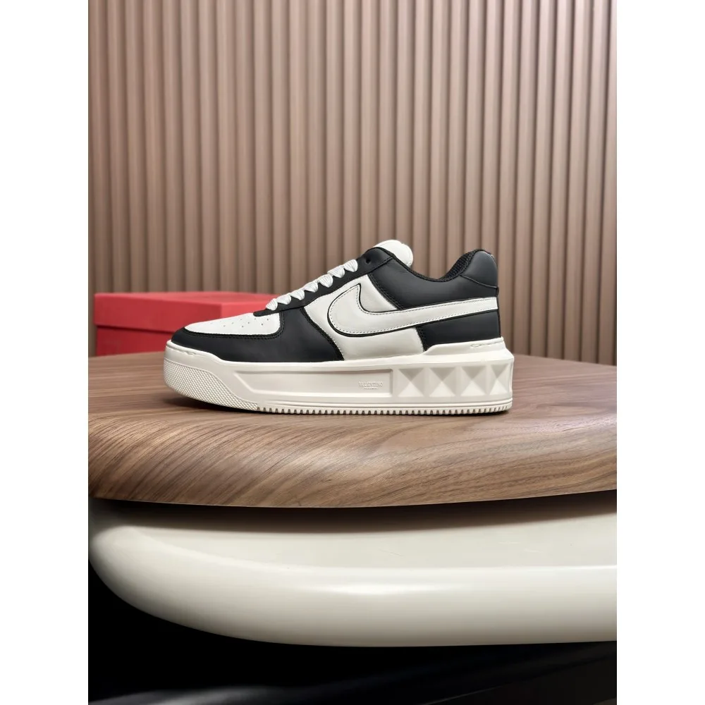 2025SS カジュアルシューズ VALENTINO ヴァレンティノ 高品質で話題の人気アイテム 商品画像 4