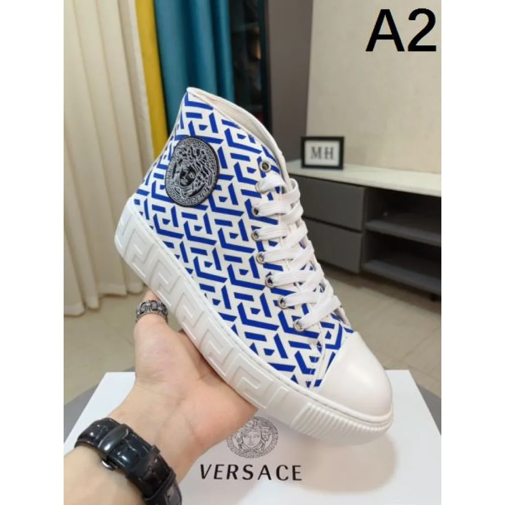 2025SS カジュアルシューズ VERSACE ヴェルサーチェ 大人っぽく見せる上品な一足 商品画像 2