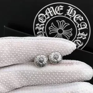 2025SS イヤリング CHROME HEARTS クロムハーツ 重厚感×個性派の人気モデル 商品画像 1