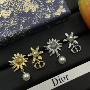 2025SS DIOR ディオール 大活躍間違いなしの新着 イヤリング 商品画像 1