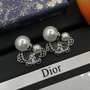 2025SS DIOR ディオール 今年らしく魅力的アップ イヤリング 商品画像 1