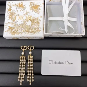 2025SS DIOR ディオール 今季も引き続きブランド イヤリング 商品画像 1
