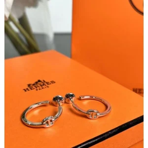 2025SS HERMES エルメス 絶大な支持を誇る春夏新作 イヤリング 商品画像 1
