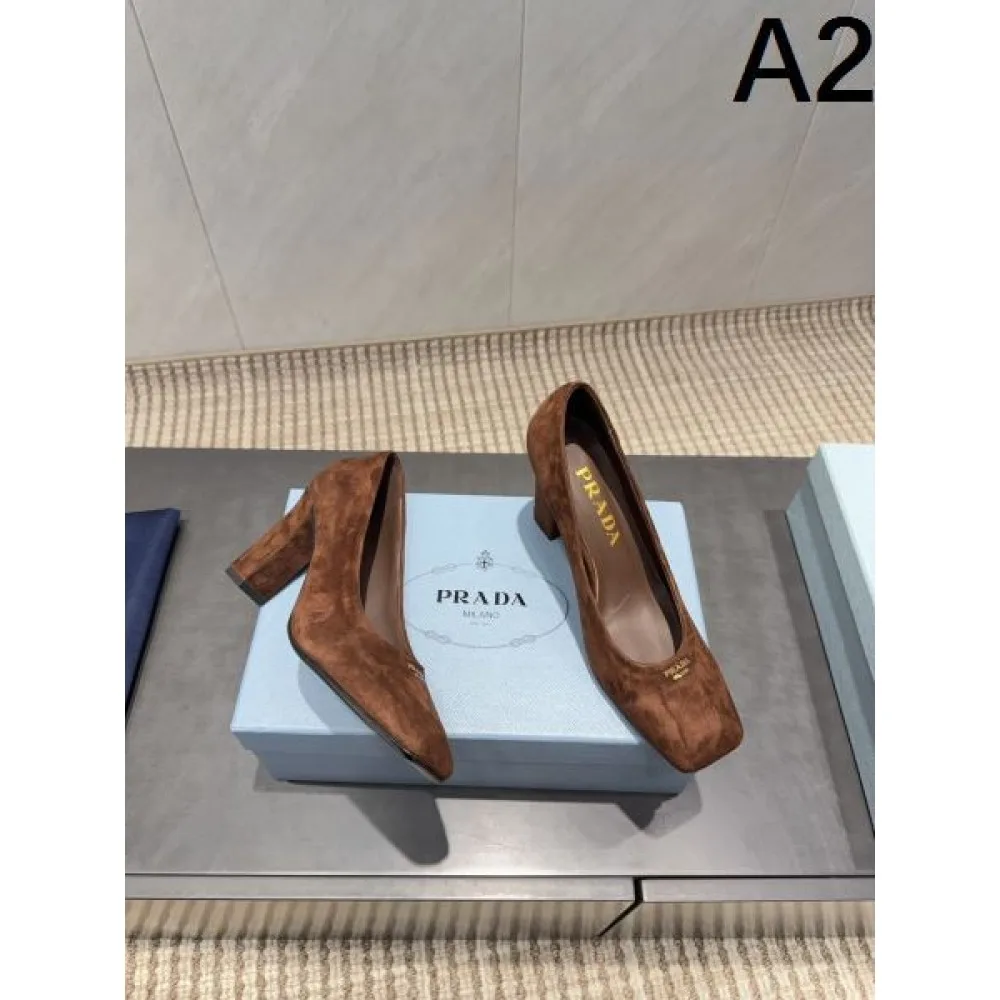 2025FW 雑誌&街で話題の人気 PRADA プラダ ハイヒール 商品画像 2