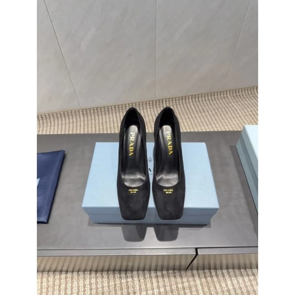 2025FW 雑誌&街で話題の人気 PRADA プラダ ハイヒール 商品画像 5