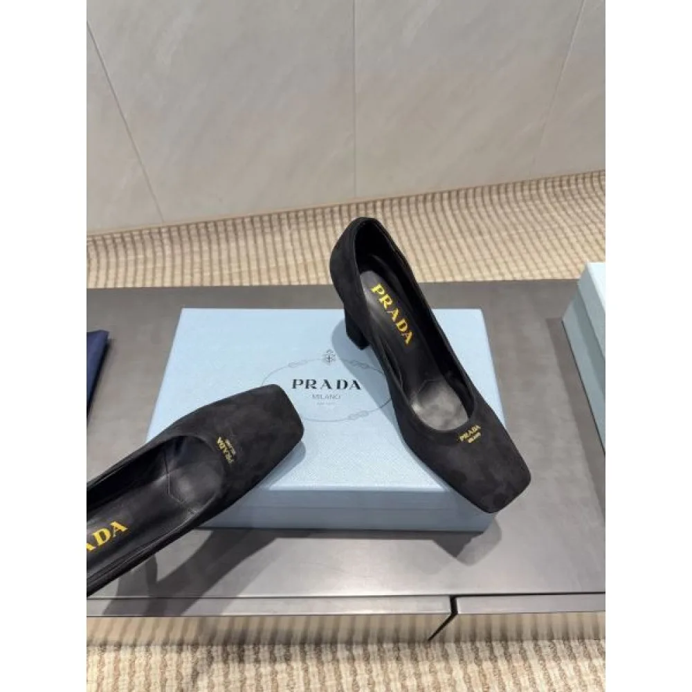 2025FW 雑誌&街で話題の人気 PRADA プラダ ハイヒール 商品画像 7