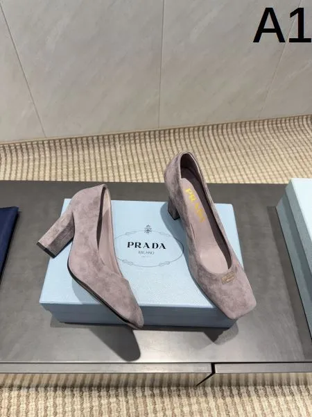 2025FW 雑誌&街で話題の人気 PRADA プラダ ハイヒール 商品画像 10