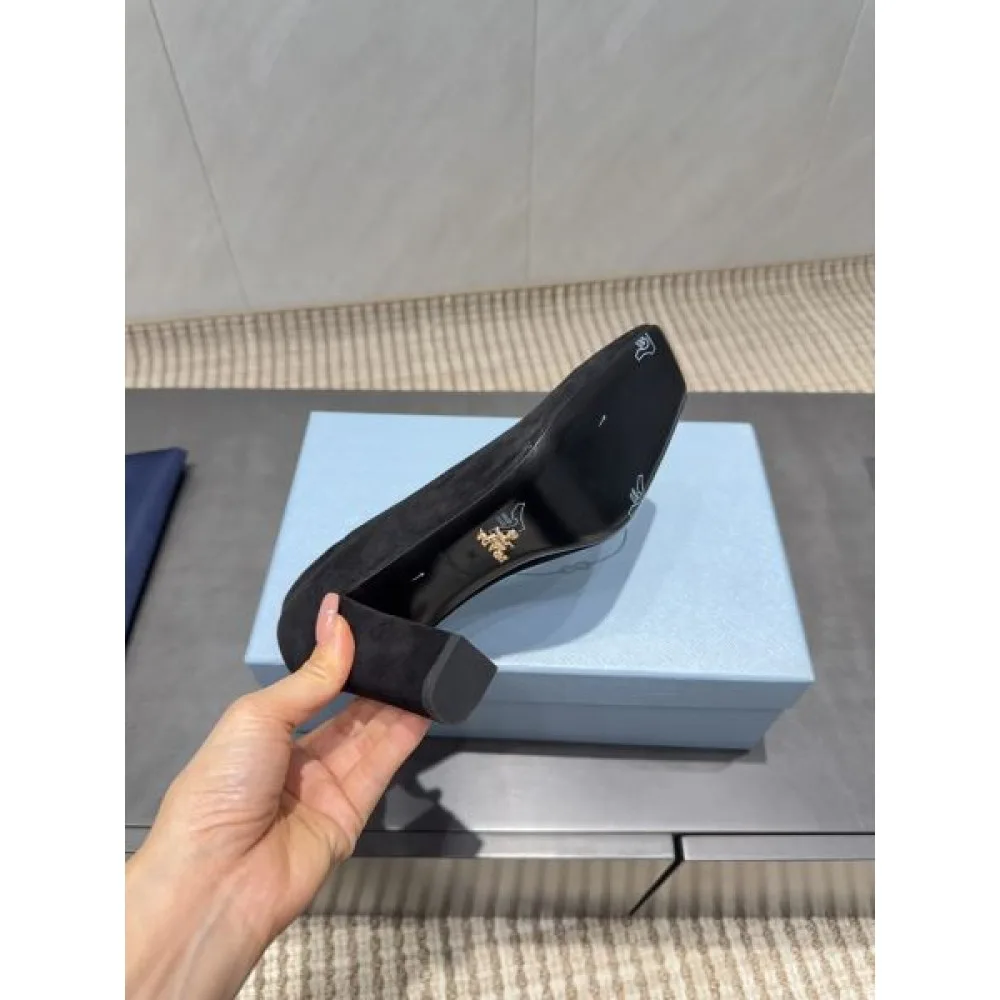 2025FW 一歩先のおしゃれ上級者 PRADA プラダ ハイヒール 商品画像 9