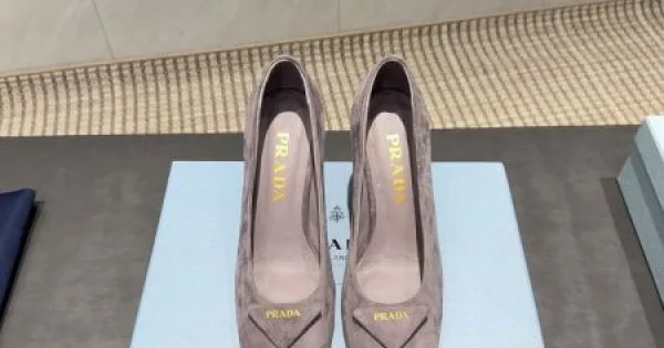 2025FW 一歩先のおしゃれ上級者 PRADA プラダ ハイヒール 商品画像 11
