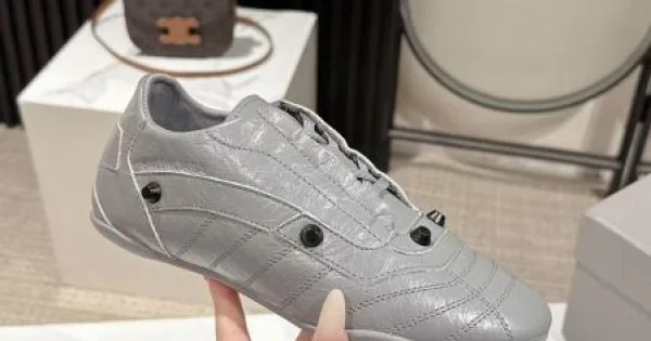 2025FW 高好感度で差がつく BALENCIAGA バレンシアガ カジュアルシューズ 商品画像 12