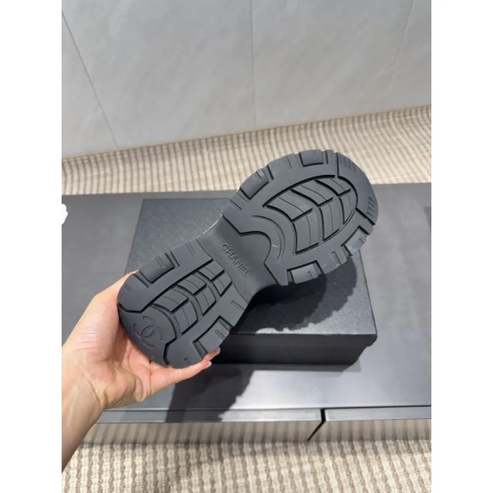 2025FW 軽やかで快適な履き心地 CHANEL シャネル カジュアルシューズ 商品画像 9