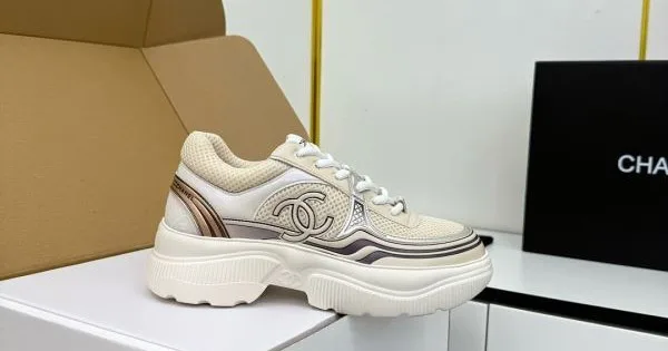 2025FW 注目度抜群の旬スタイル CHANEL シャネル カジュアルシューズ 商品画像 12